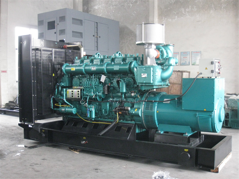 巴州200KW 柴油发电机的油耗是多少？