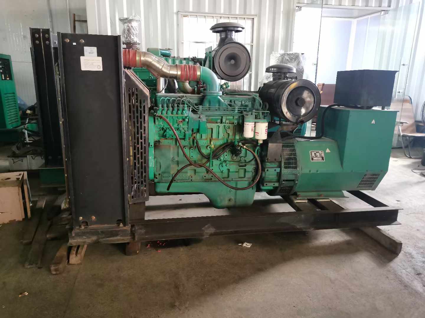 巴州发电机租赁如何确定电缆的承载电流是否在安全范围内？