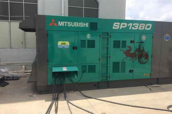 巴州为什么有些柴油发电机组的输出电压可以调节？