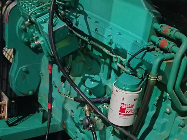 巴州如何确定新的发电机组控制系统是否与原系统兼容？